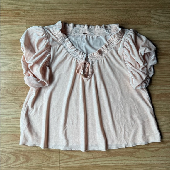 Free People Terese Velvet puffed sleeve peasant top peach pink Size XS - Picture 3 of 6